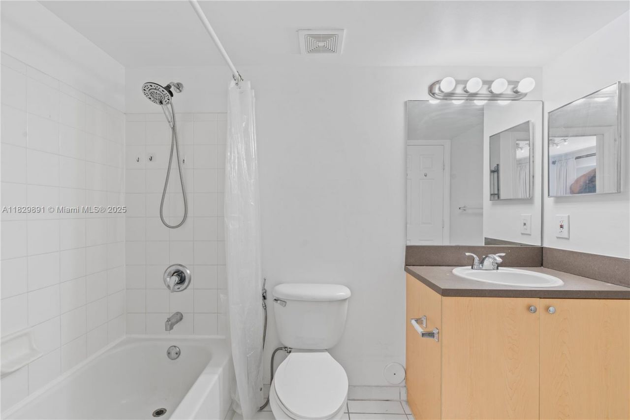 2811 NE 185th St, Unit 804, Aventura, FL 33180 Photo