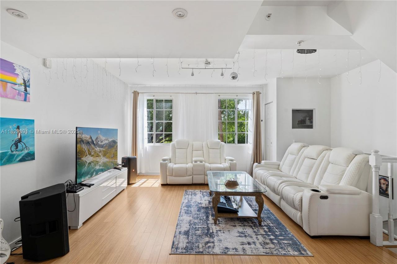 2811 NE 185th St, Unit 804, Aventura, FL 33180 Photo