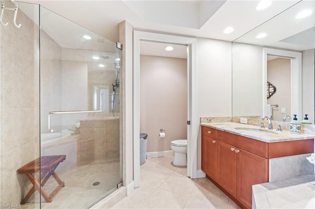 23850 Via Italia Cir, Unit 604, Estero, FL 34134 Photo