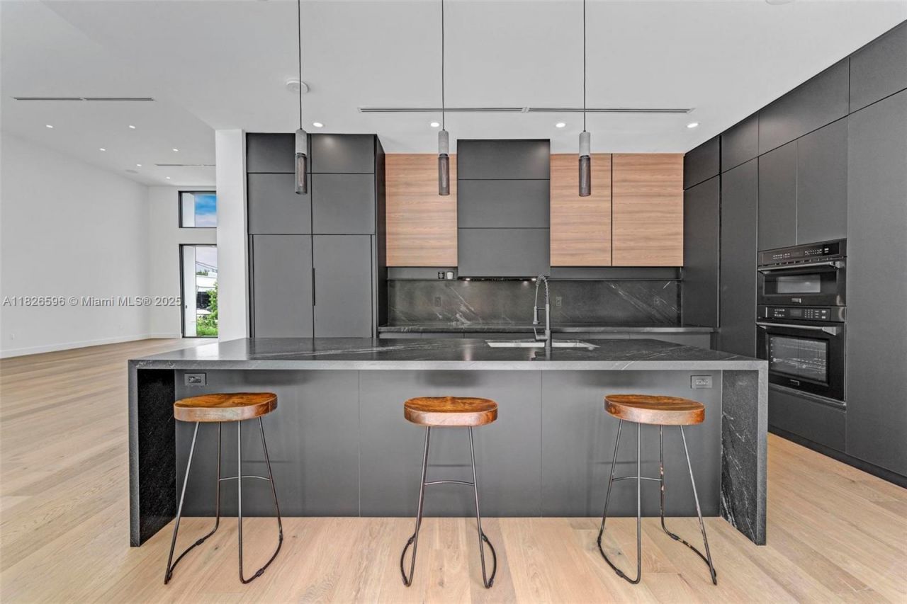 630 NE 82nd Ter, Miami, FL 33138 Photo