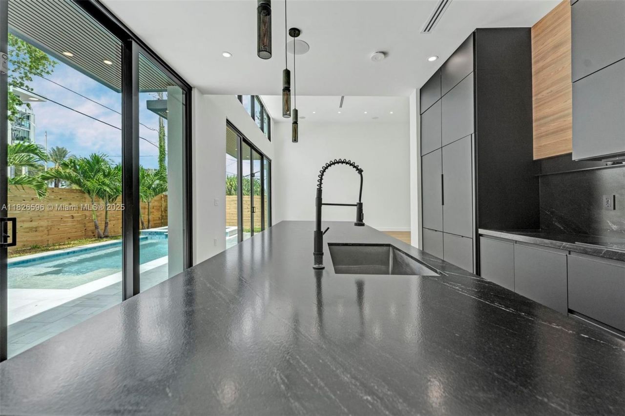 630 NE 82nd Ter, Miami, FL 33138 Photo