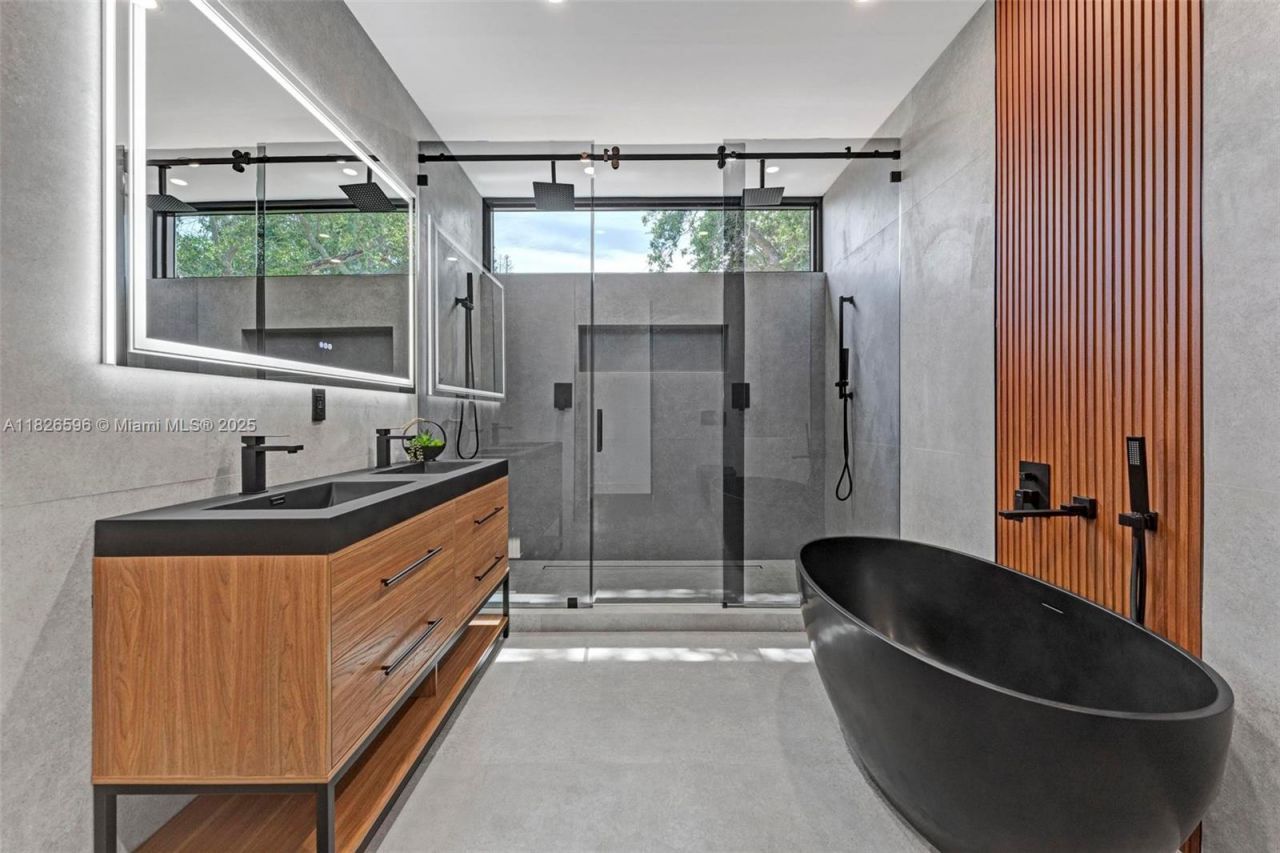 630 NE 82nd Ter, Miami, FL 33138 Photo