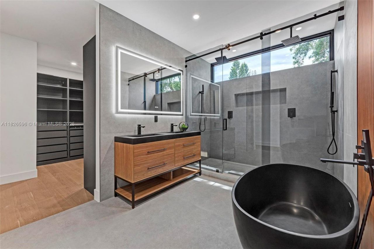 630 NE 82nd Ter, Miami, FL 33138 Photo