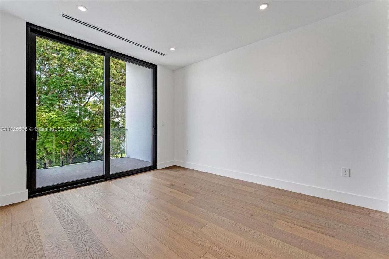 630 NE 82nd Ter, Miami, FL 33138 Photo