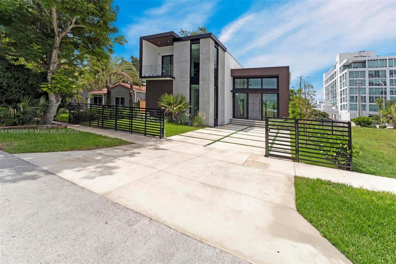 630 NE 82nd Ter, Miami, FL 33138 Photo