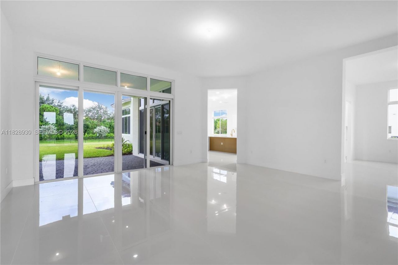 2210 SW 122nd Ter, Davie, FL 33325 Photo