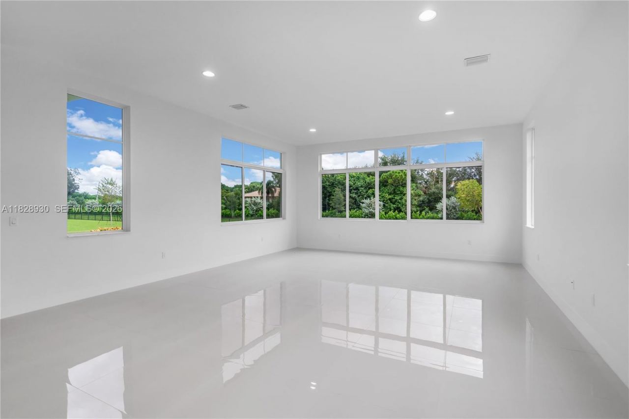 2210 SW 122nd Ter, Davie, FL 33325 Photo