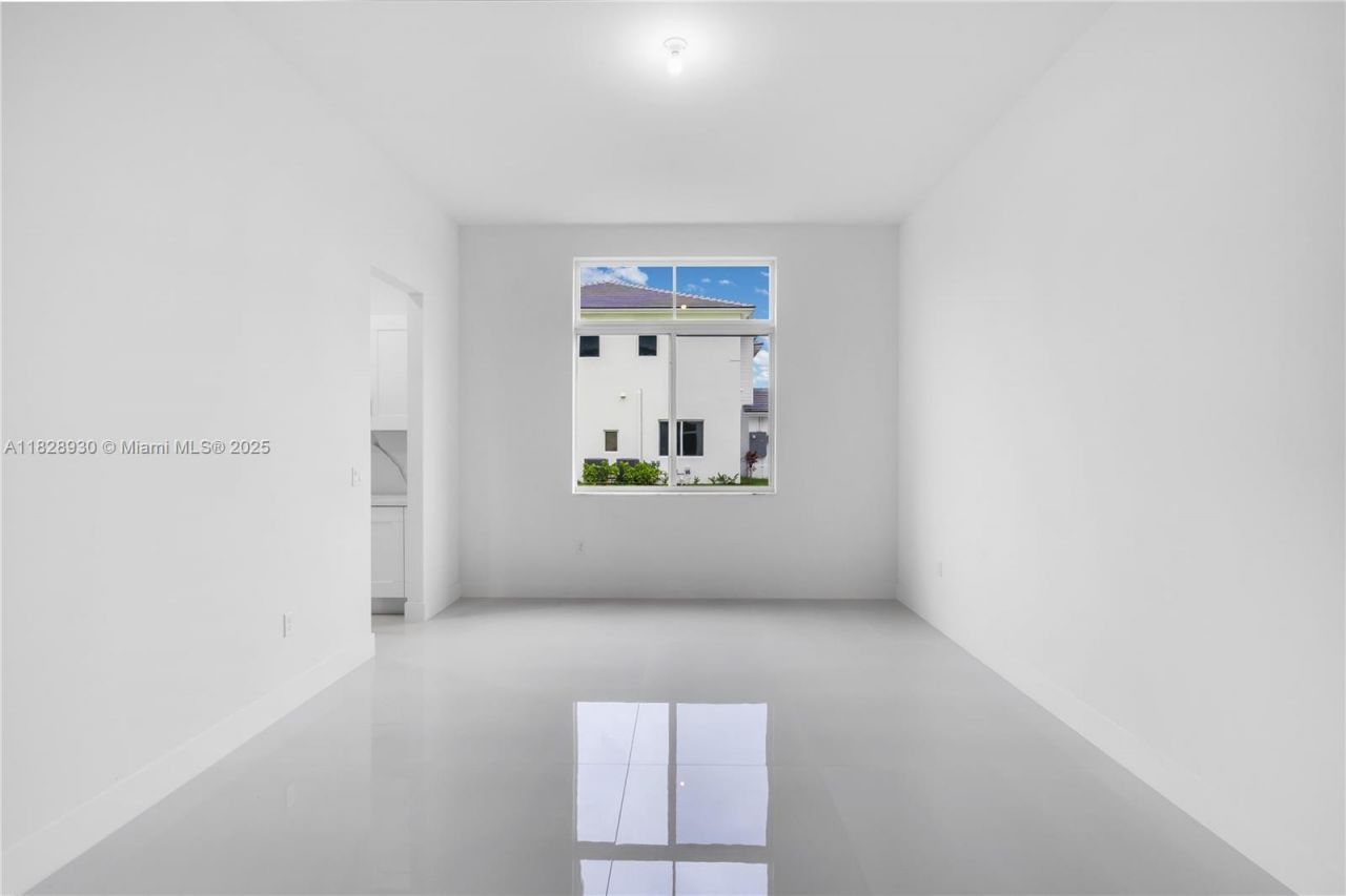 2210 SW 122nd Ter, Davie, FL 33325 Photo