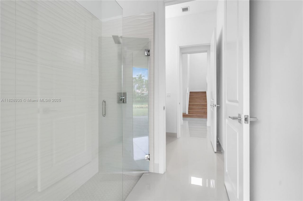 2210 SW 122nd Ter, Davie, FL 33325 Photo