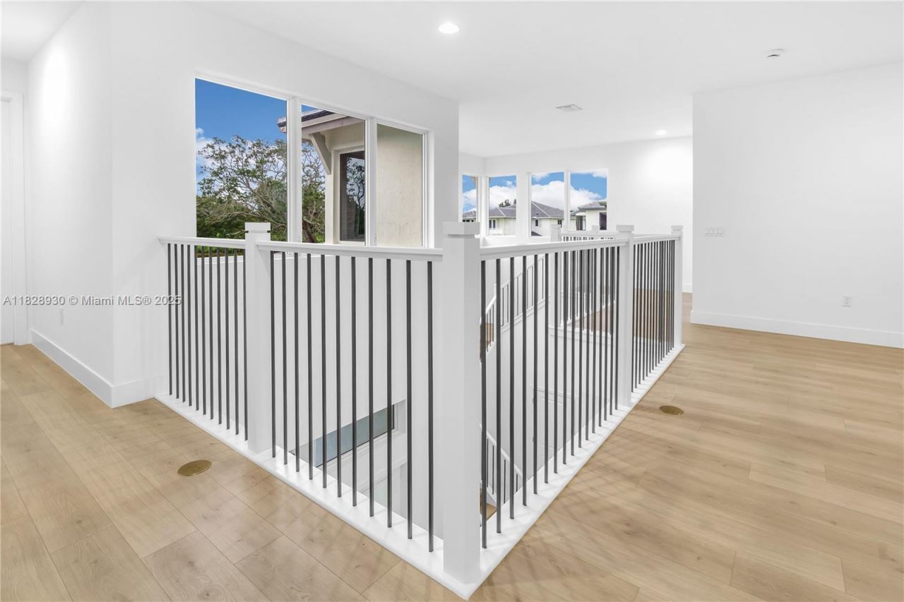 2210 SW 122nd Ter, Davie, FL 33325 Photo