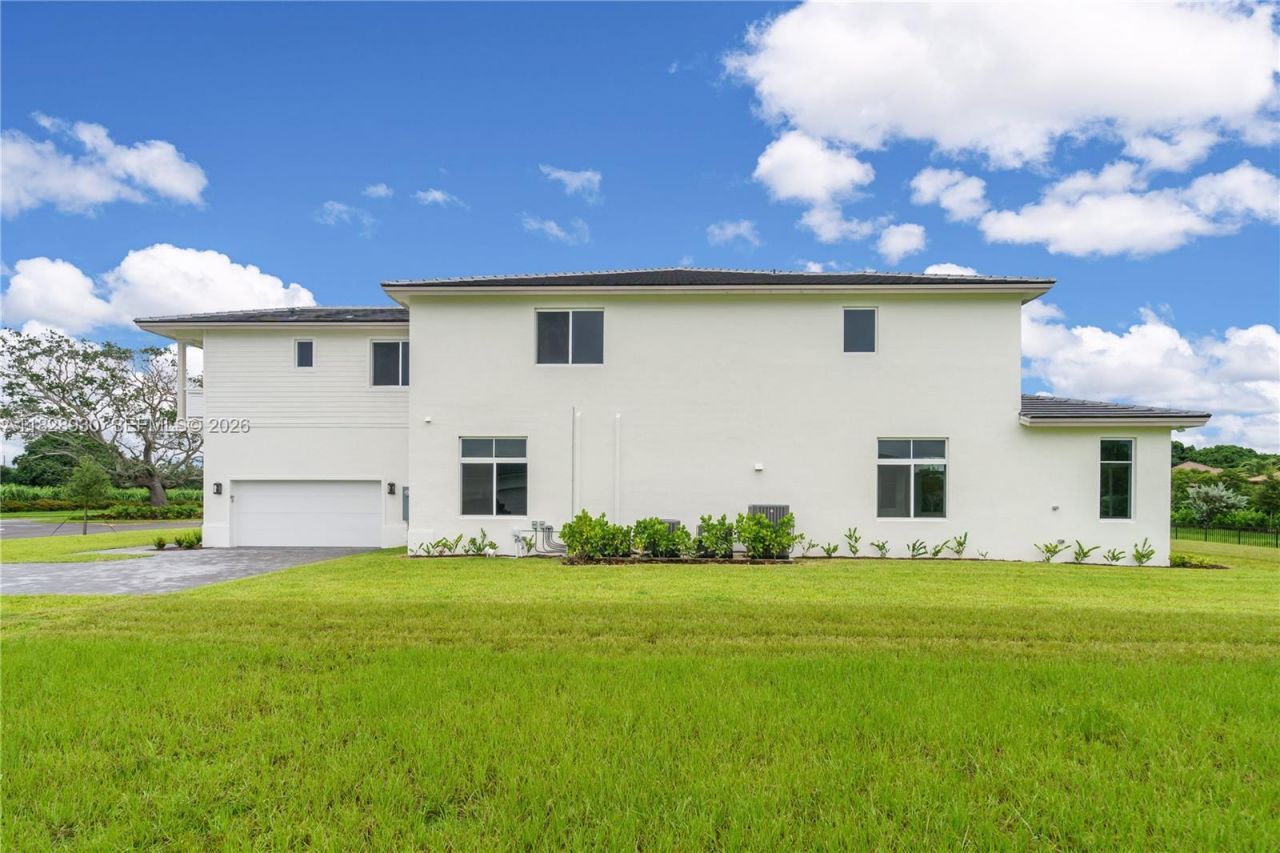 2210 SW 122nd Ter, Davie, FL 33325 Photo