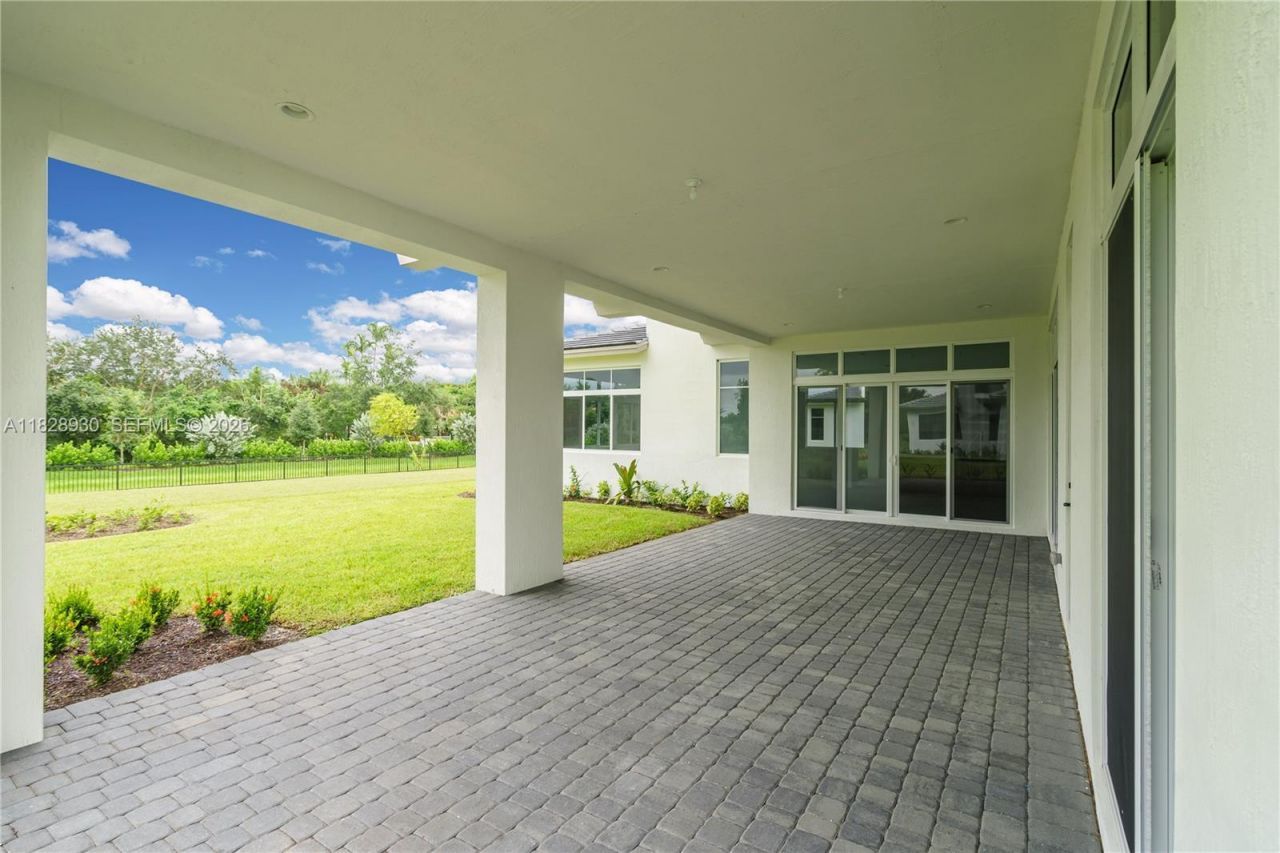 2210 SW 122nd Ter, Davie, FL 33325 Photo