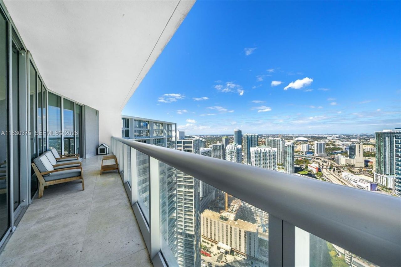 465 Brickell Ave, Unit 5302, Miami, FL 33131 Photo