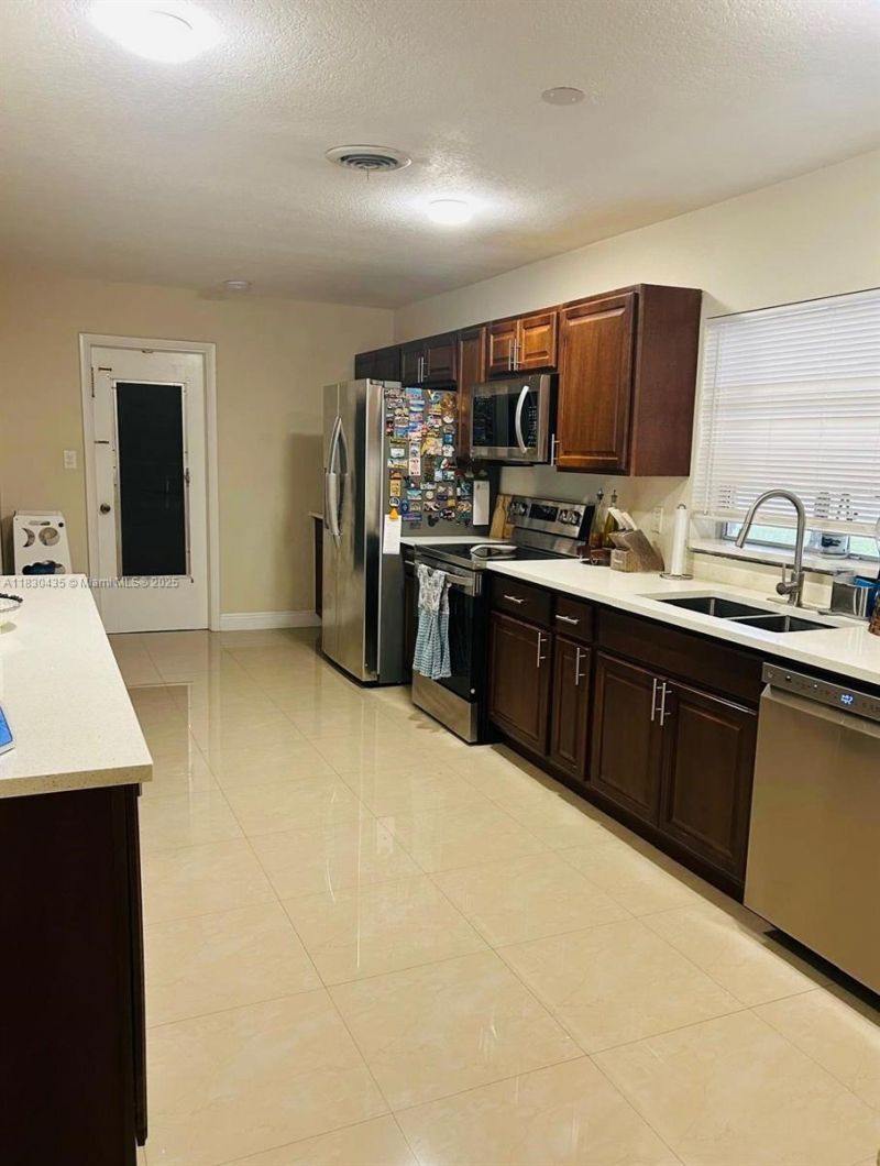 6790 SW 10th Ct, Pembroke Pines, FL 33023 Photo