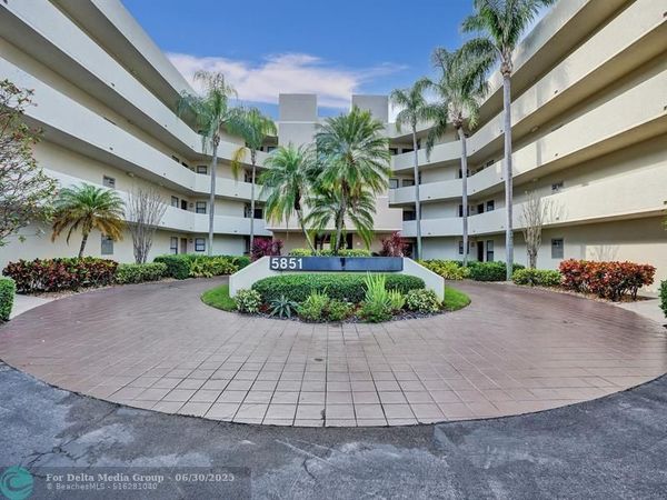 5851 E Camino Del Sol, Unit 305, Boca Raton, FL 33433