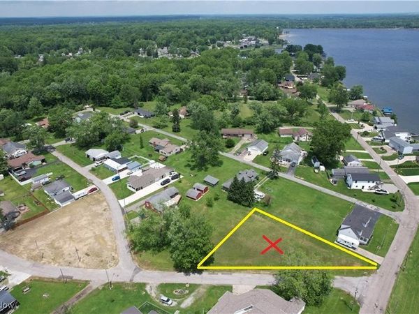 Normandy Road, Lake Milton, OH 44429