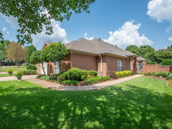 122 Dover Court, Starkville, MS 39759