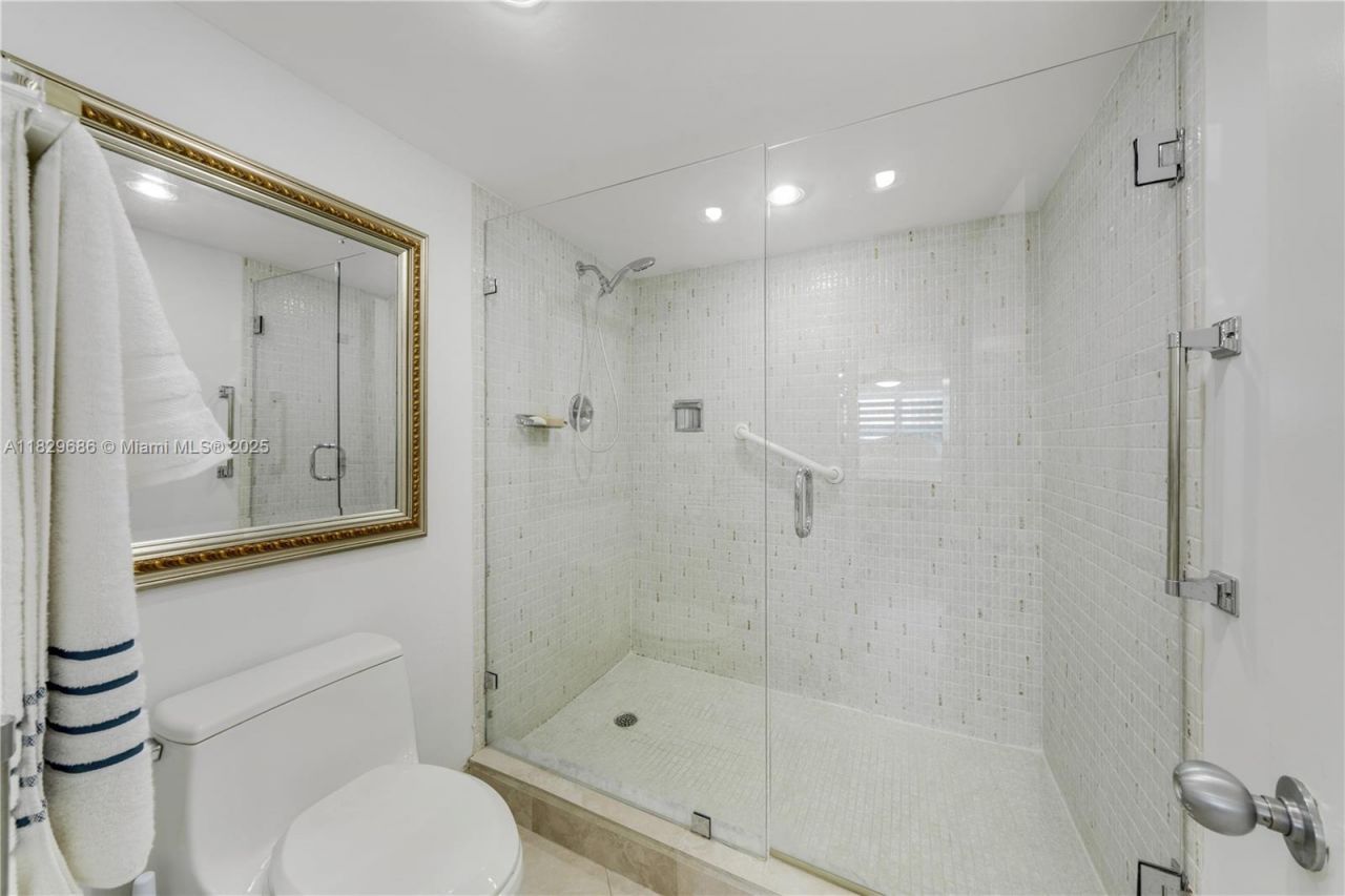 609 Ocean Dr, Unit 5H, Key Biscayne, FL 33149 Photo