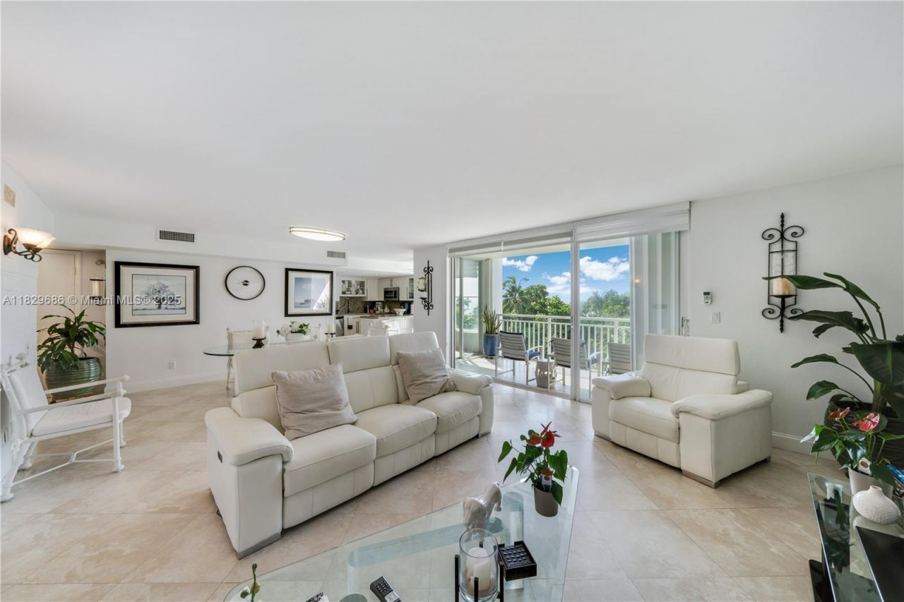 609 Ocean Dr, Unit 5H, Key Biscayne, FL 33149 Photo