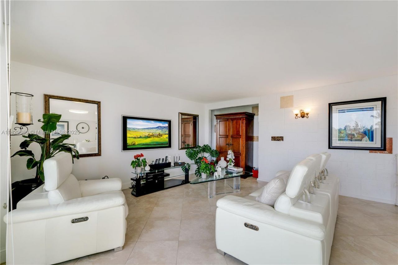 609 Ocean Dr, Unit 5H, Key Biscayne, FL 33149 Photo