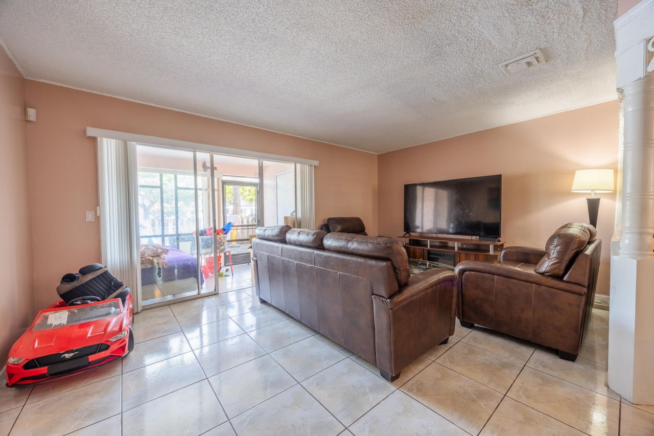 5117 W Society Place W, Unit C, West Palm Beach, FL 33415 Photo
