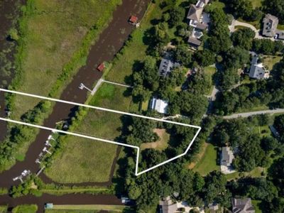 313 Rossdhu Ave., Pawleys Island, SC 29585