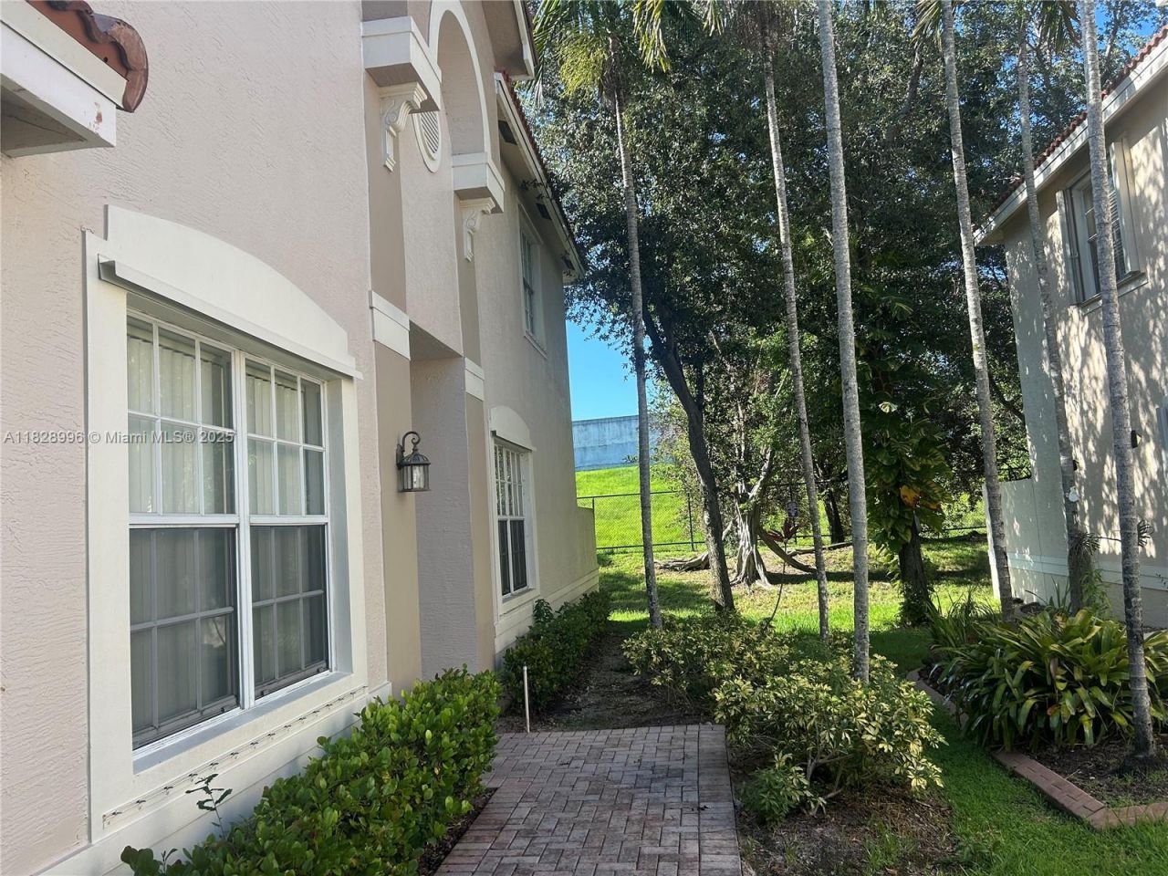 12415 SW 42nd St, Miramar, FL 33027 Photo