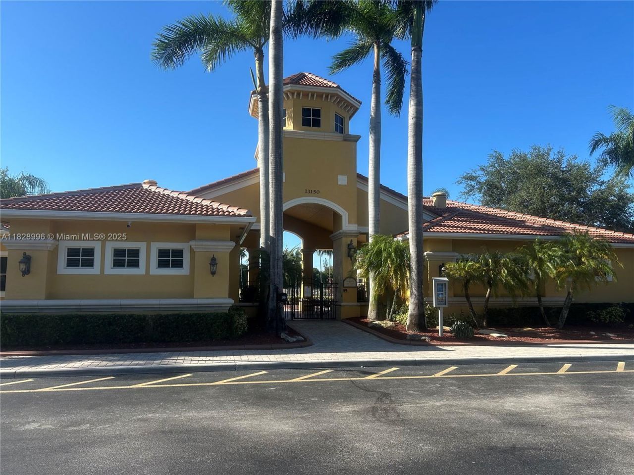 12415 SW 42nd St, Miramar, FL 33027 Photo