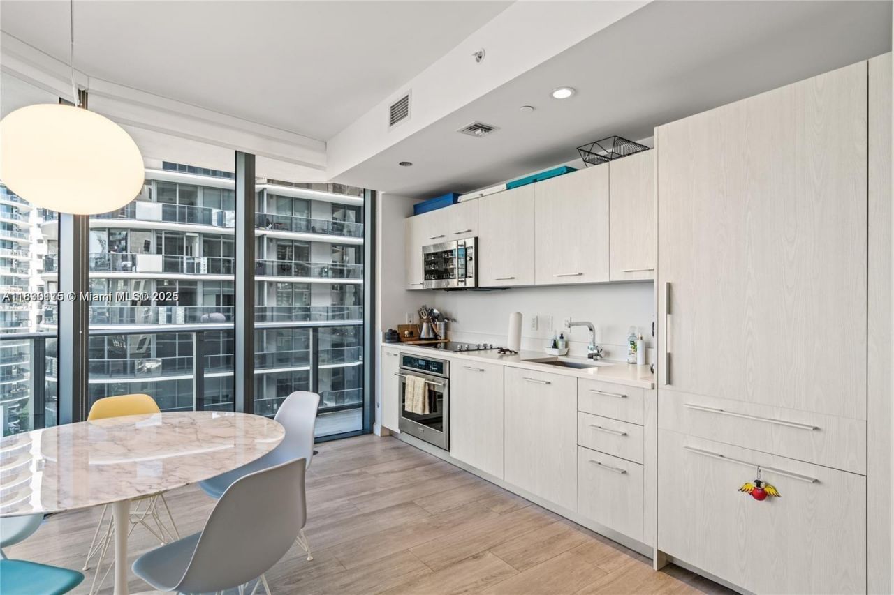 55 SW 9th St, Unit 1801, Miami, FL 33130 Photo