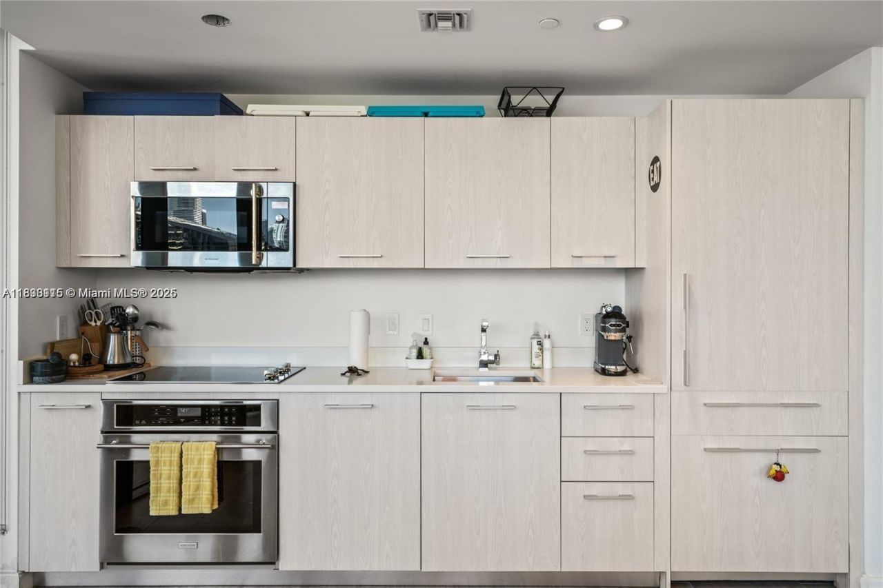 55 SW 9th St, Unit 1801, Miami, FL 33130 Photo