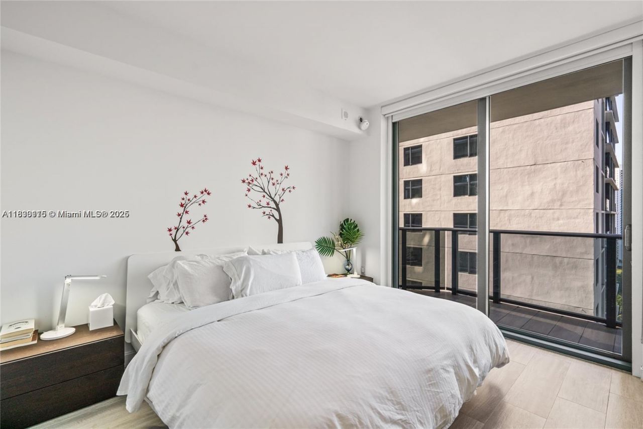 55 SW 9th St, Unit 1801, Miami, FL 33130 Photo