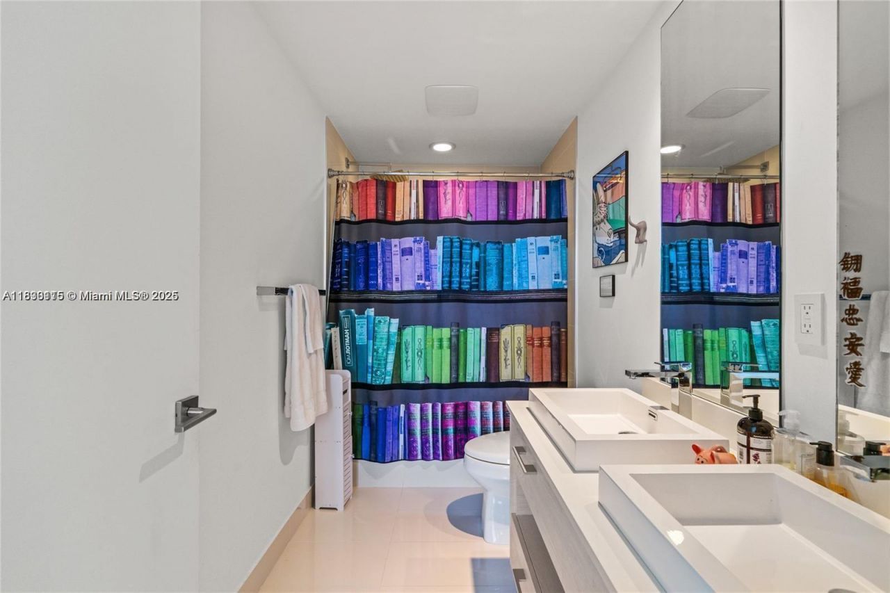 55 SW 9th St, Unit 1801, Miami, FL 33130 Photo