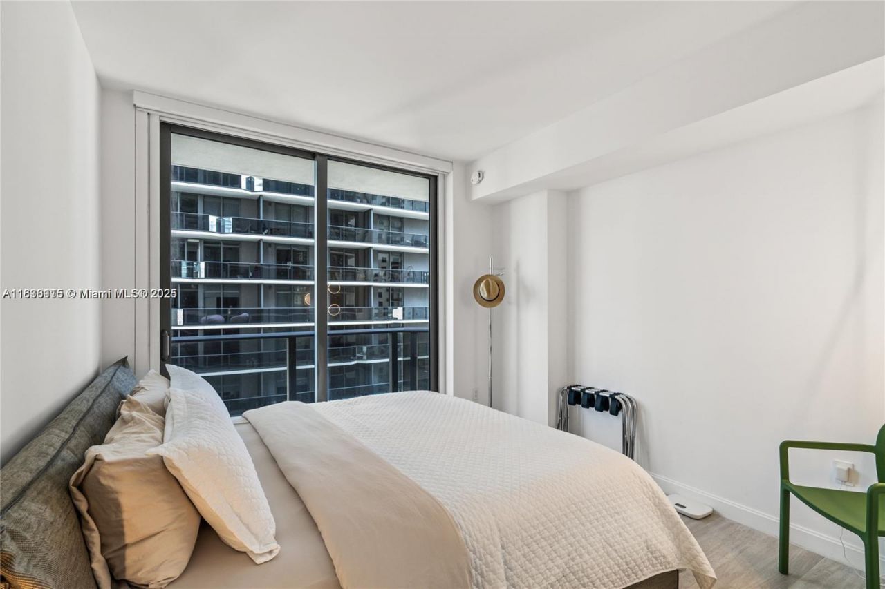 55 SW 9th St, Unit 1801, Miami, FL 33130 Photo