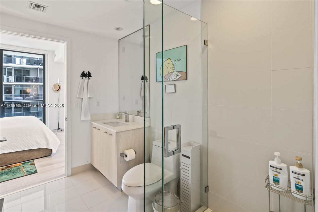 55 SW 9th St, Unit 1801, Miami, FL 33130 Photo