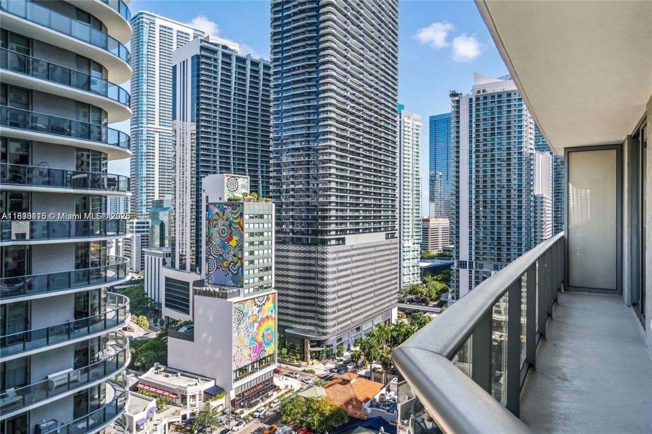 55 SW 9th St, Unit 1801, Miami, FL 33130 Photo