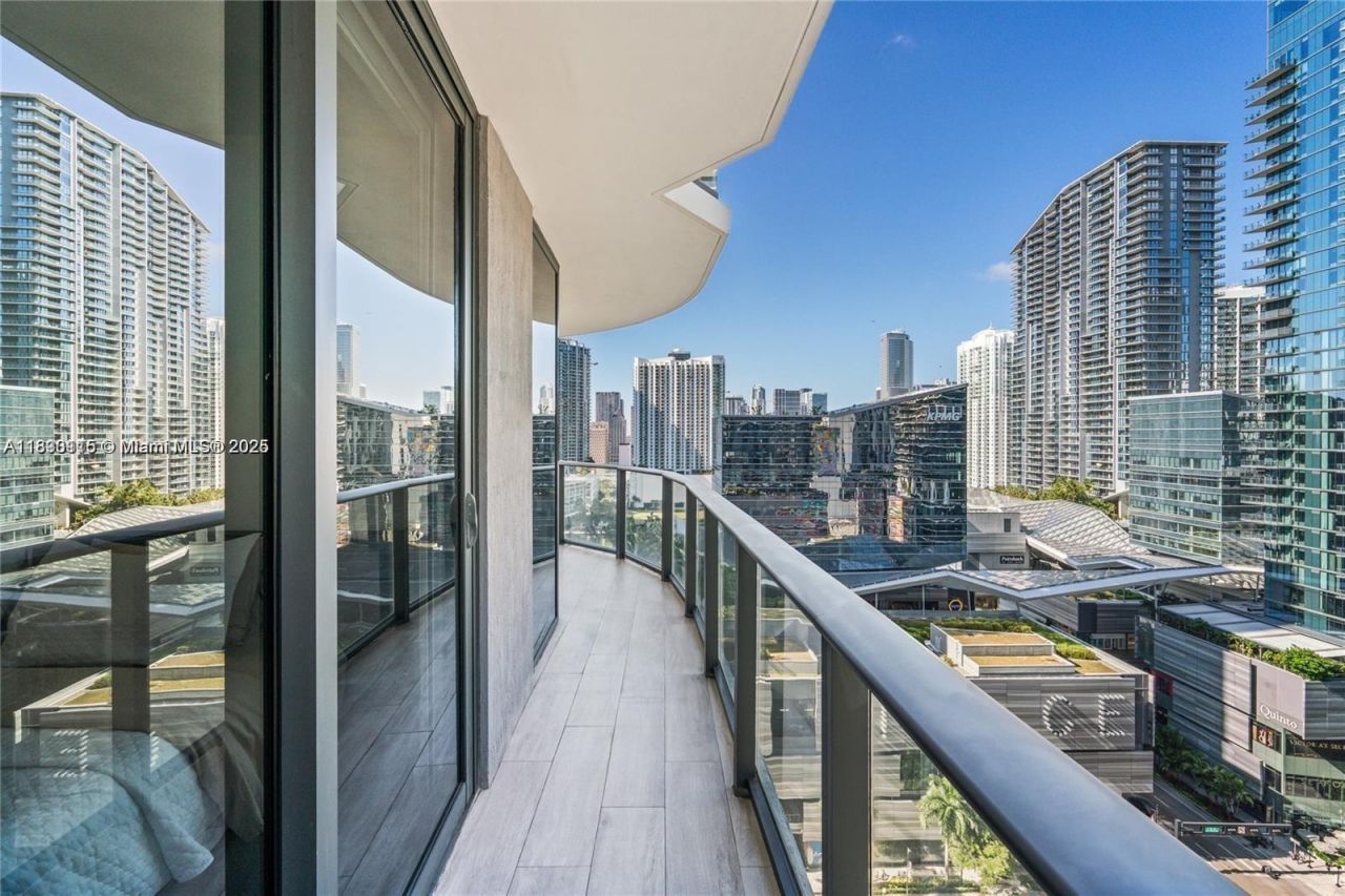 55 SW 9th St, Unit 1801, Miami, FL 33130 Photo