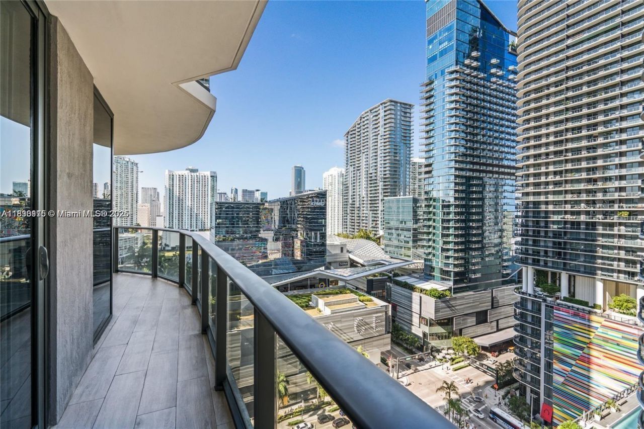 55 SW 9th St, Unit 1801, Miami, FL 33130 Photo