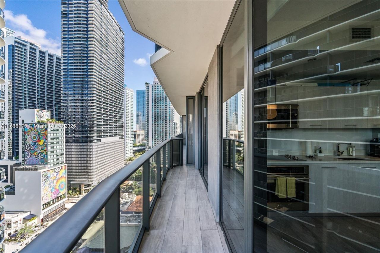 55 SW 9th St, Unit 1801, Miami, FL 33130 Photo