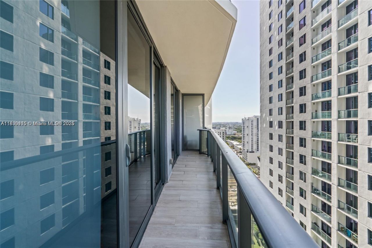 55 SW 9th St, Unit 1801, Miami, FL 33130 Photo