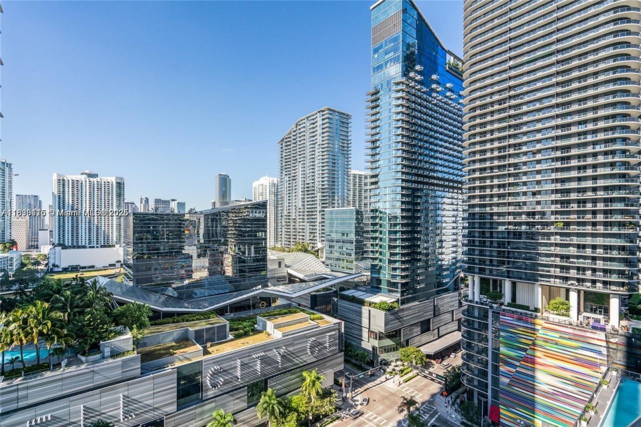 55 SW 9th St, Unit 1801, Miami, FL 33130 Photo