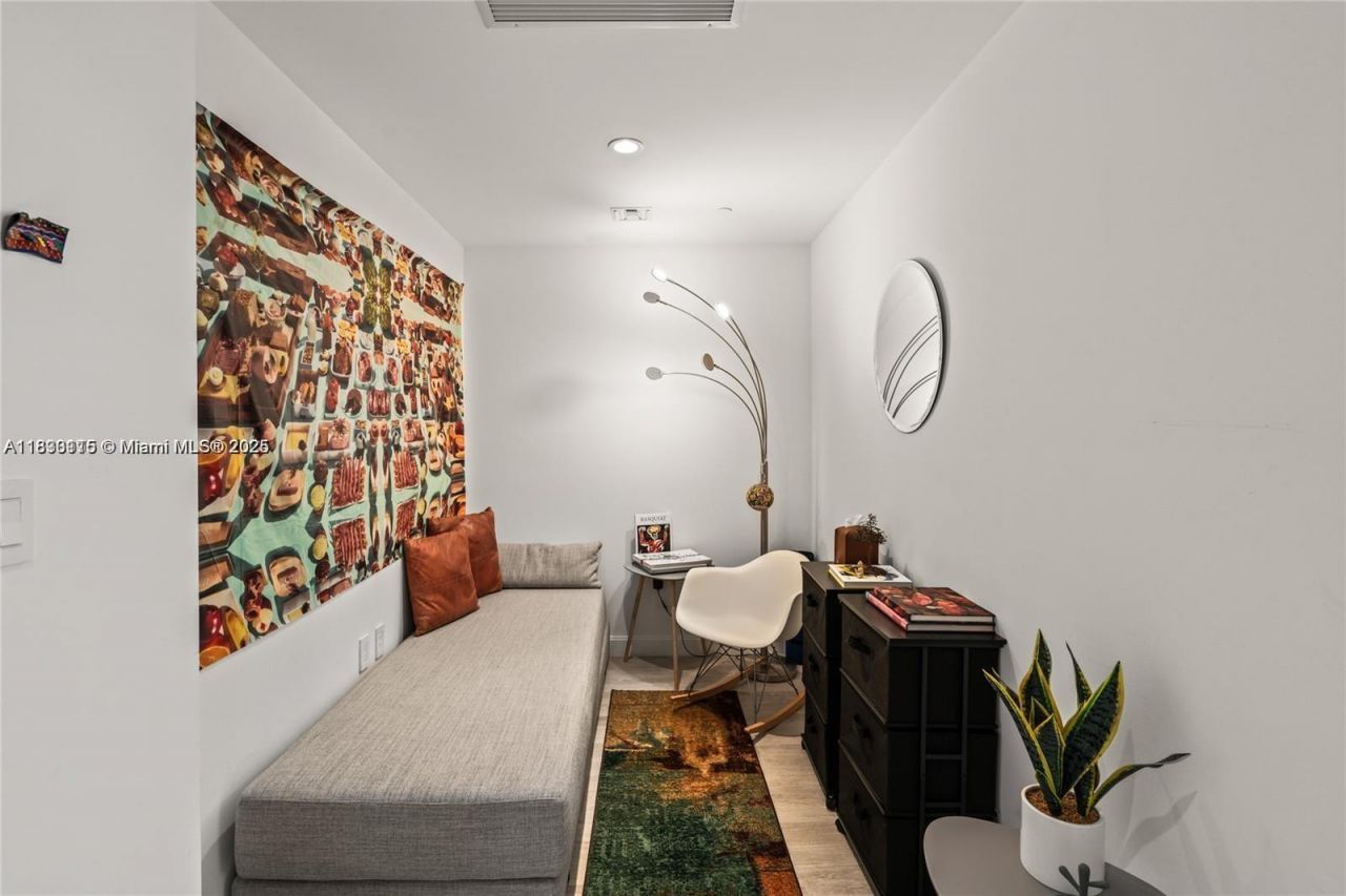 55 SW 9th St, Unit 1801, Miami, FL 33130 Photo