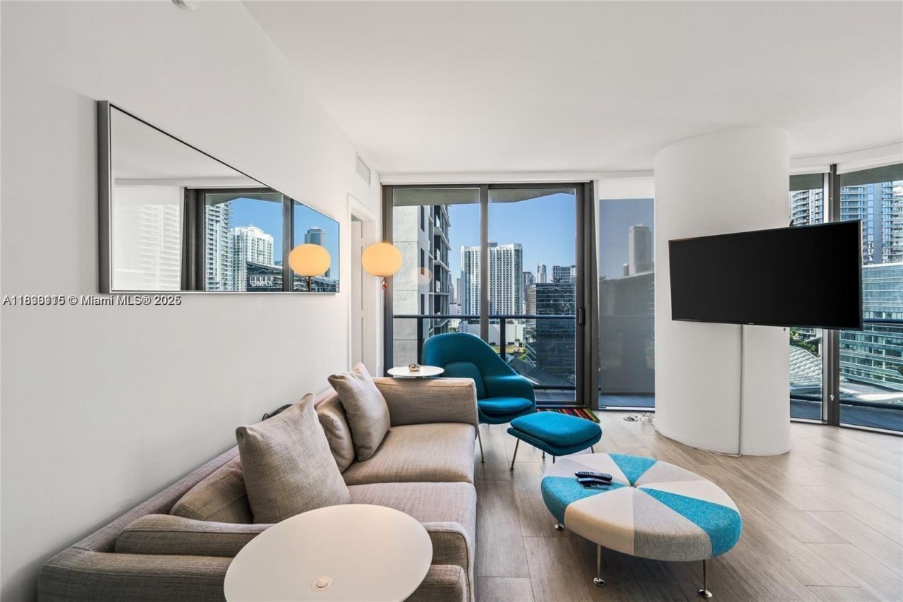 55 SW 9th St, Unit 1801, Miami, FL 33130 Photo