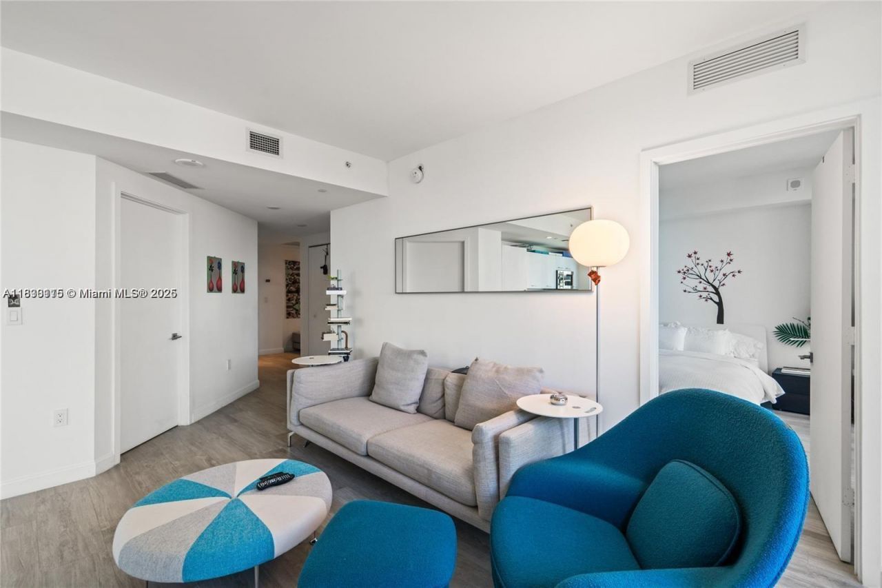 55 SW 9th St, Unit 1801, Miami, FL 33130 Photo