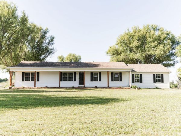 36 Round Prairie Road, Louisburg, MO 65685