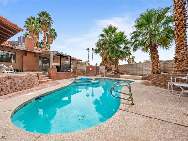 3135 La Mesa Drive, Henderson, NV 89014