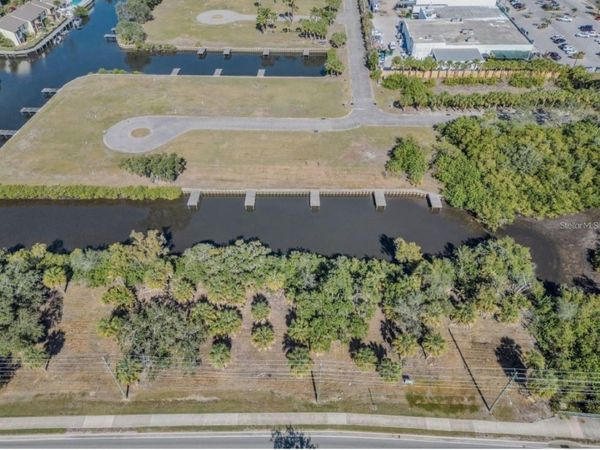 100 MERES BOULEVARD, TARPON SPRINGS, FL 34689