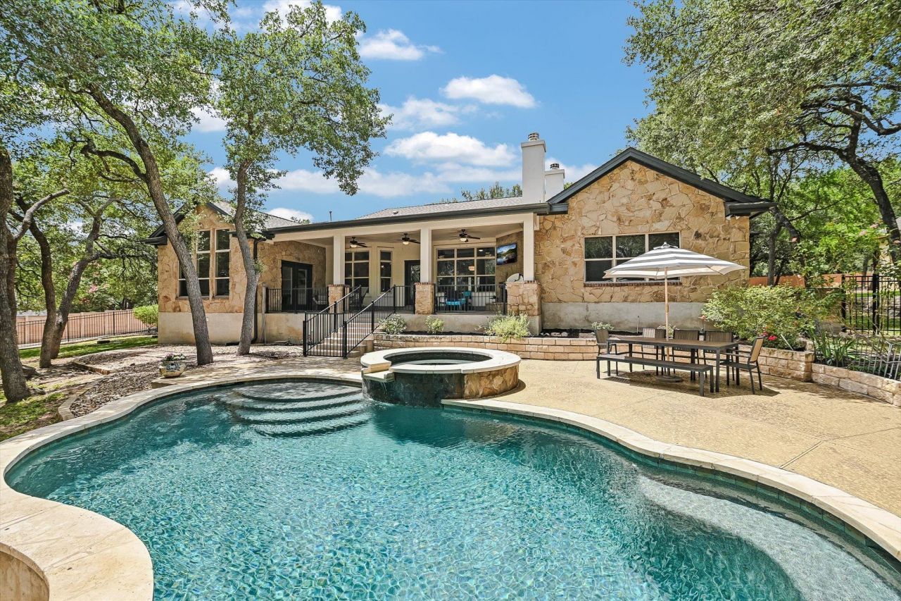 524 Highland Spring Ln, Georgetown, TX 78633 Main Photo