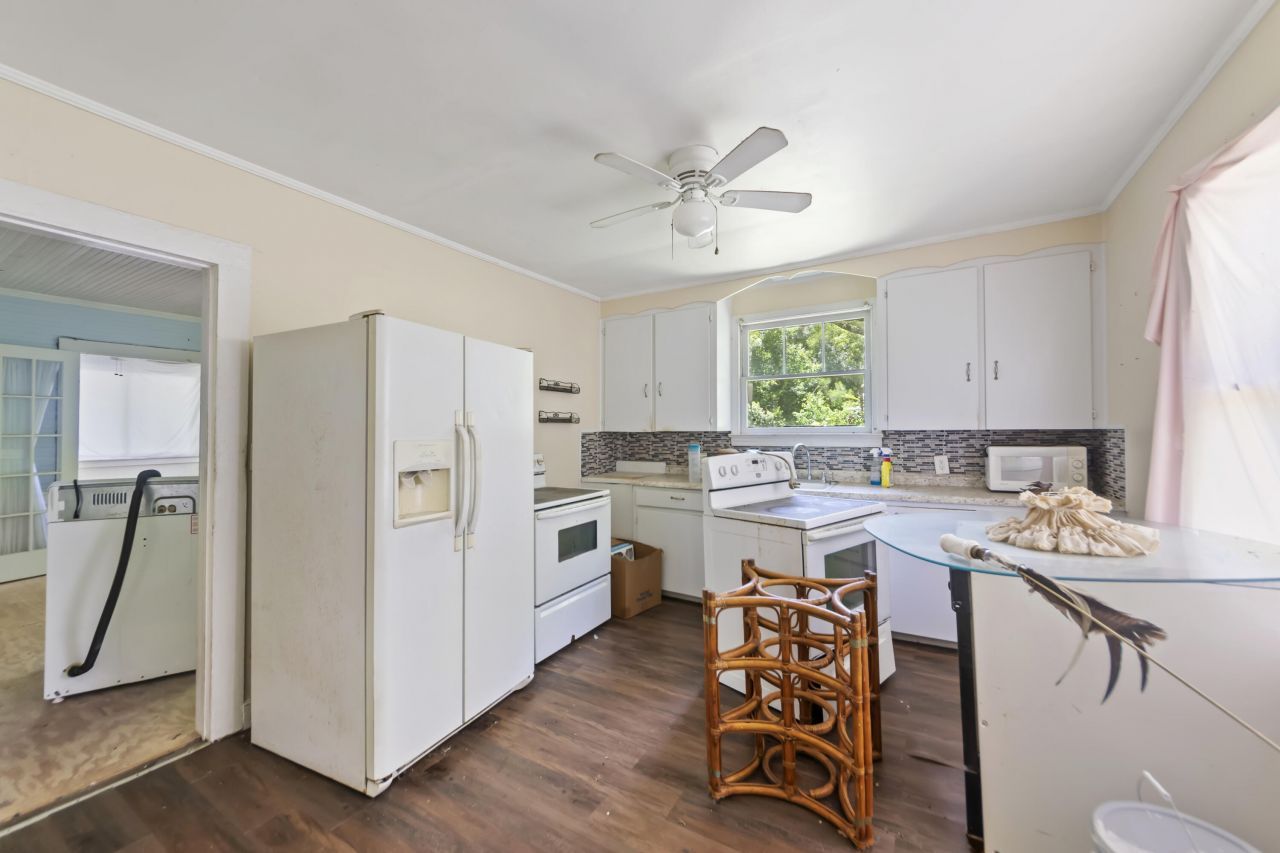 1736 Central Avenue Photo 12