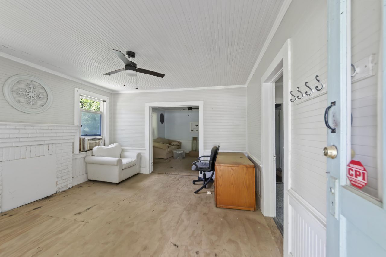 1736 Central Avenue Photo 3