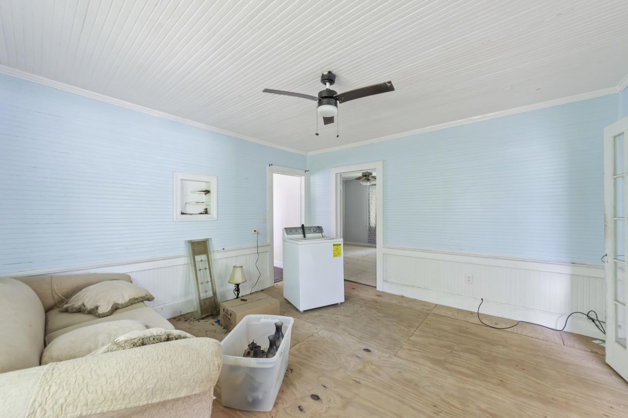 1736 Central Avenue Photo 9